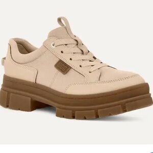 UGG BNWT Ashton Hybrid